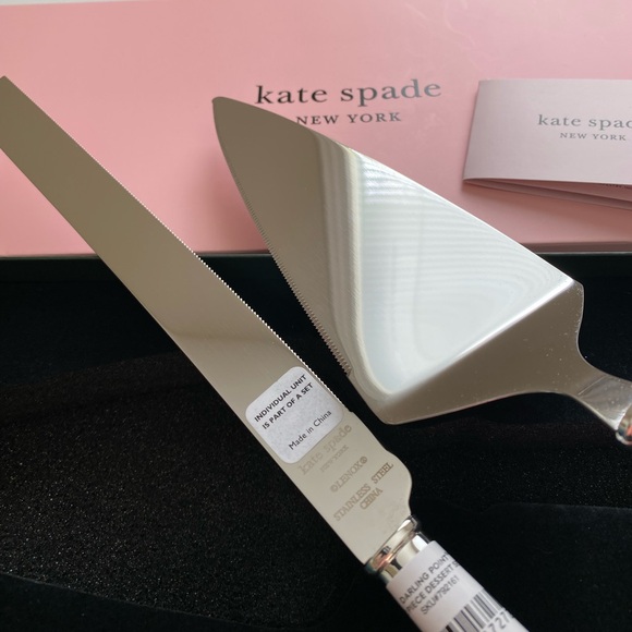 ♠️❤️♠️Kate Spade♠️
Darling Point 2-Piece Dessert Server by Kate Spade - Picture 3 of 8
